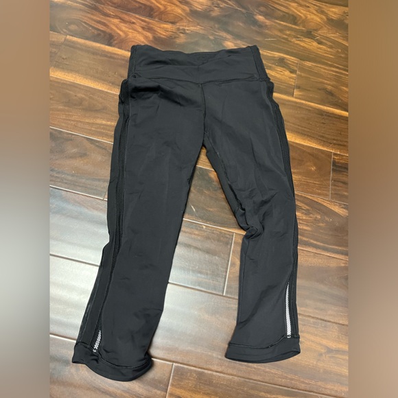 Lululemon black pants - Picture 2 of 8